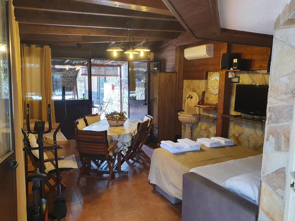 La Dependance Delle Mimose Villa อิโซลา เดลเล เฟมมิเน ภายนอก รูปภาพ