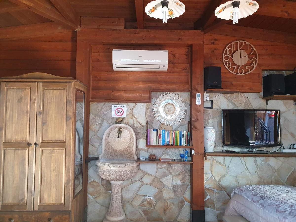 La Dependance Delle Mimose Villa อิโซลา เดลเล เฟมมิเน ภายนอก รูปภาพ